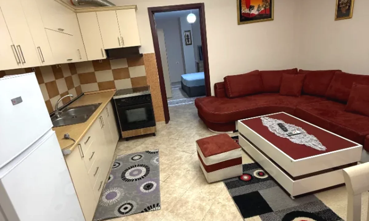 Shtepi me qera Apartament ne Tirane, 2+1, Mobilimi E mobiluar, Pagesa 450  Euro.