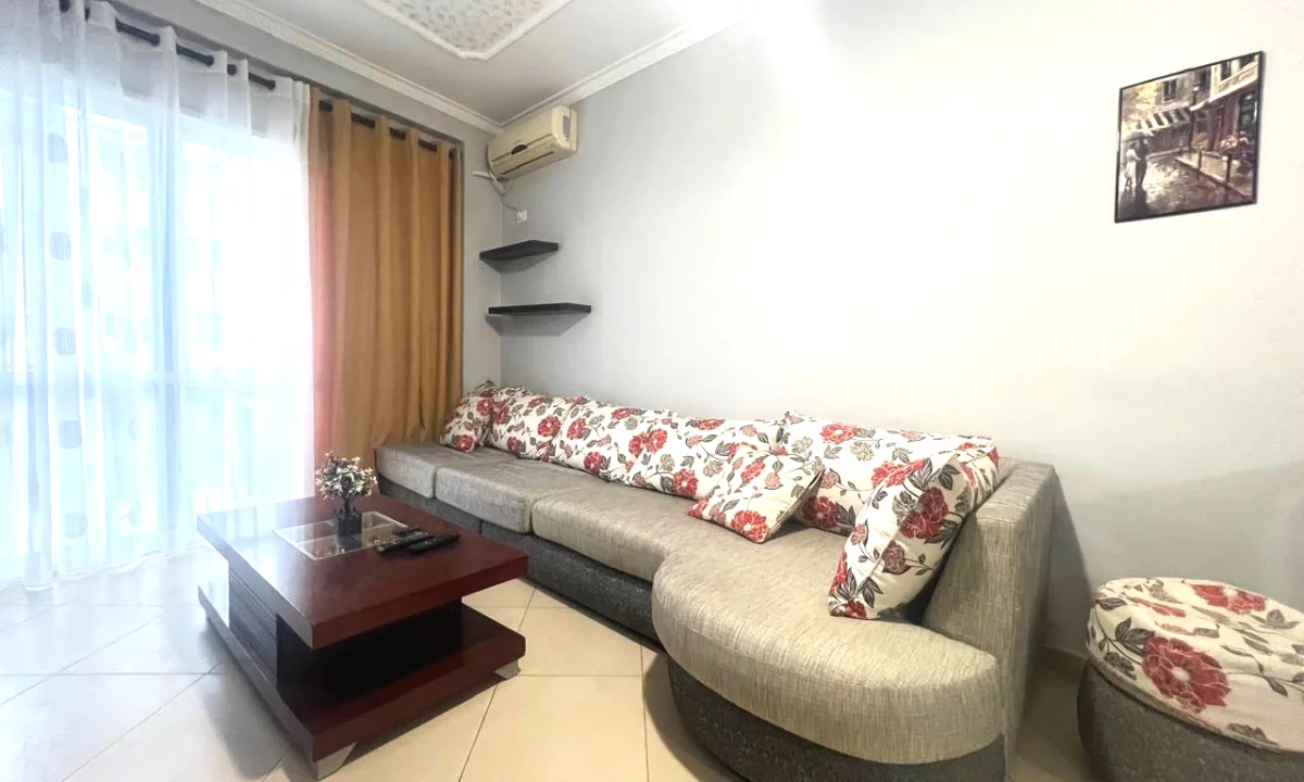 Shtepi me qera Apartament ne Tirane, 2+1, Mobilimi E mobiluar, Pagesa 450  Euro.