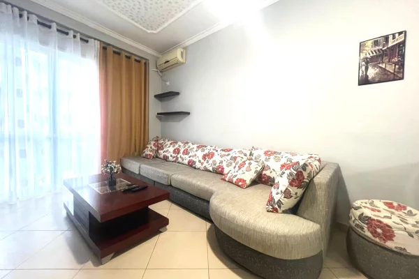 Shtepi me qera 2+1 ne Tirane - 450 Euro