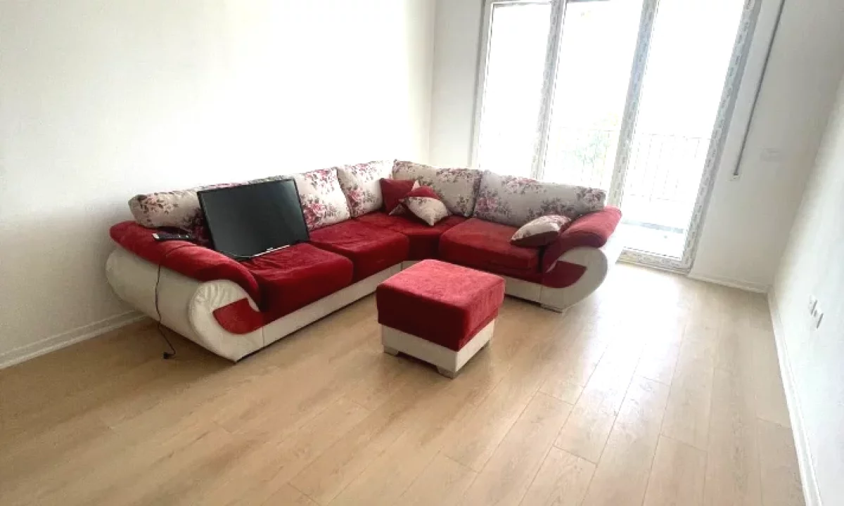 Shtepi me qera Apartament ne Tirane, 2+1, Mobilimi E mobiluar, Pagesa 500  Euro.