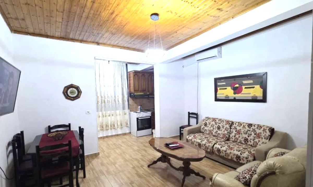 Shtepi me qera Apartament ne Tirane, 1+1, Mobilimi E mobiluar, Pagesa 400  Euro.