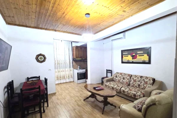 JEPET ME QERA APARTAMENT 1+1 TEK QSUT / TEK FAKULTETI I MJEKSISE