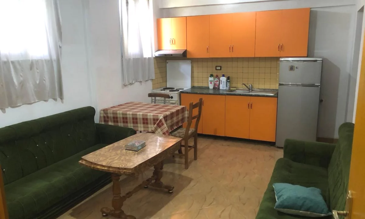 Shtepi me qera Shtepi Private ne Tirane, 1+1, Mobilimi E mobiluar, Pagesa 350  Euro.