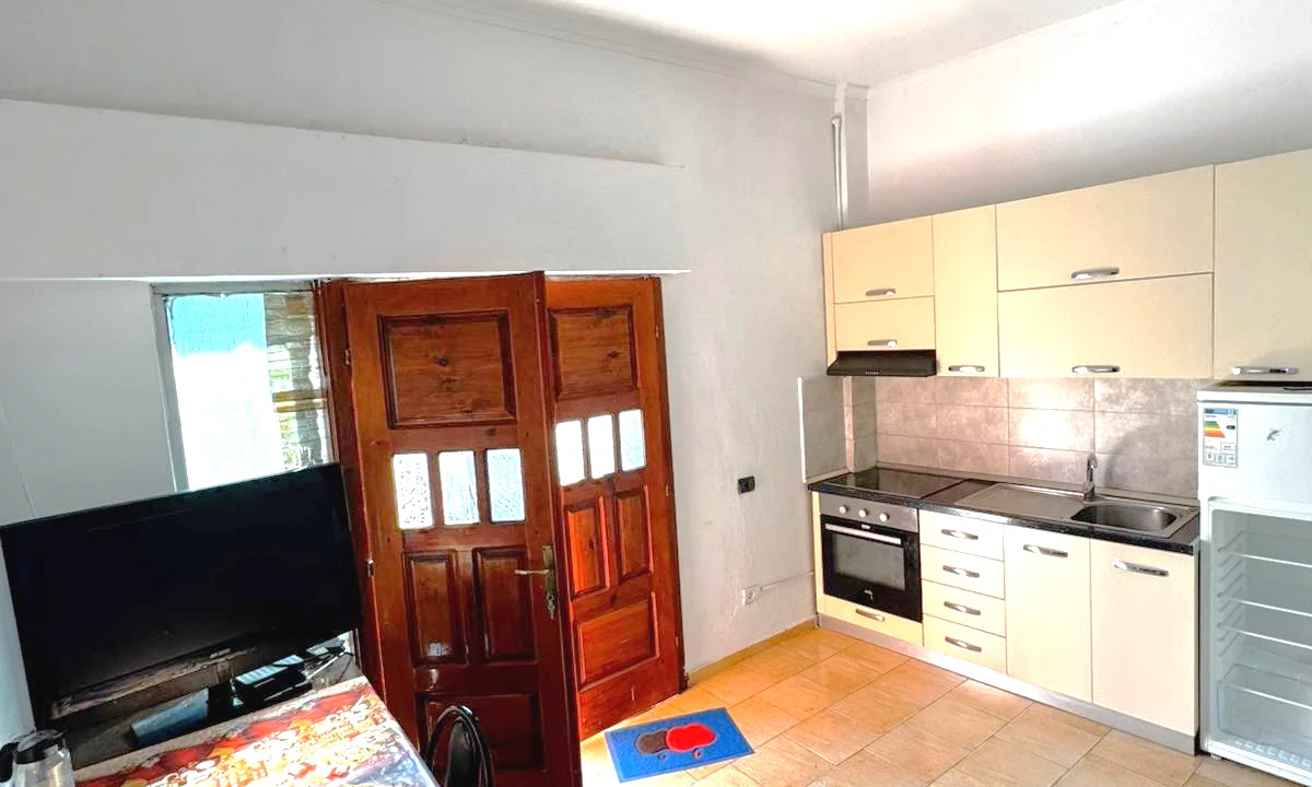 Shtepi me qera Apartament ne Tirane, 1+1, Mobilimi E mobiluar, Pagesa 350  Euro.