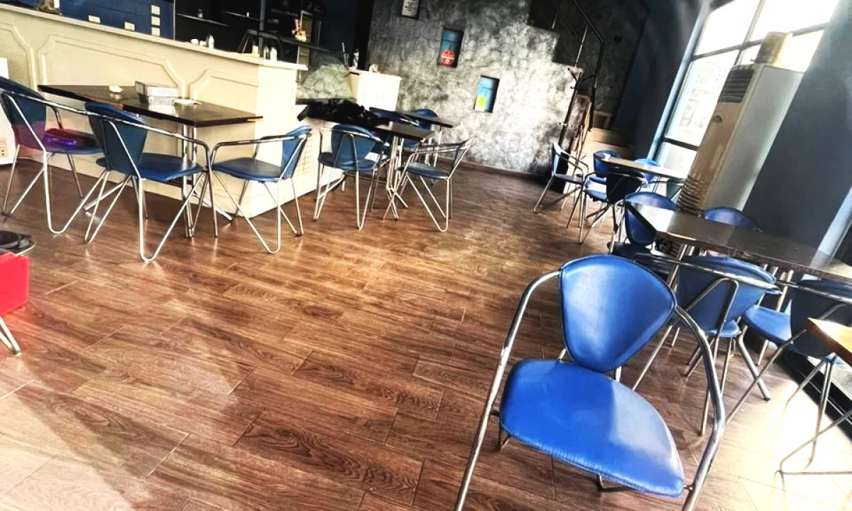 Jepet me Qera Ambient Bar Restoranti , 120 m2 ,1.000 Euro ne Laprake