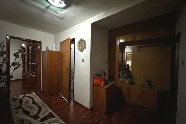 Shtepi me qera Apartament ne Tirane, 2+1, Mobilimi E mobiluar, Pagesa 650  Euro.