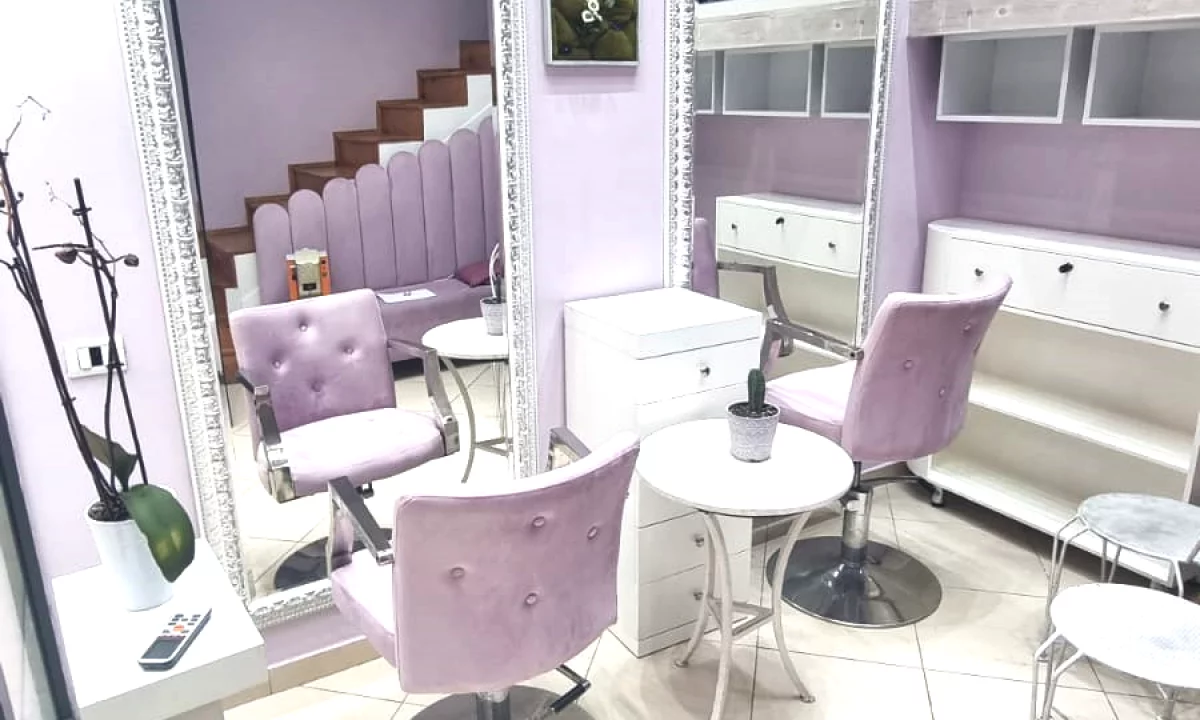 Jepet me qira ambient biznesi , 35 m2 duplex, 500 Euro ne Astir