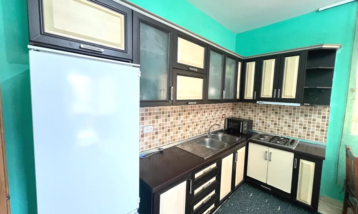 Shtepi me qera Apartament ne Tirane, 2+1, Mobilimi E mobiluar, Pagesa 450  Euro.