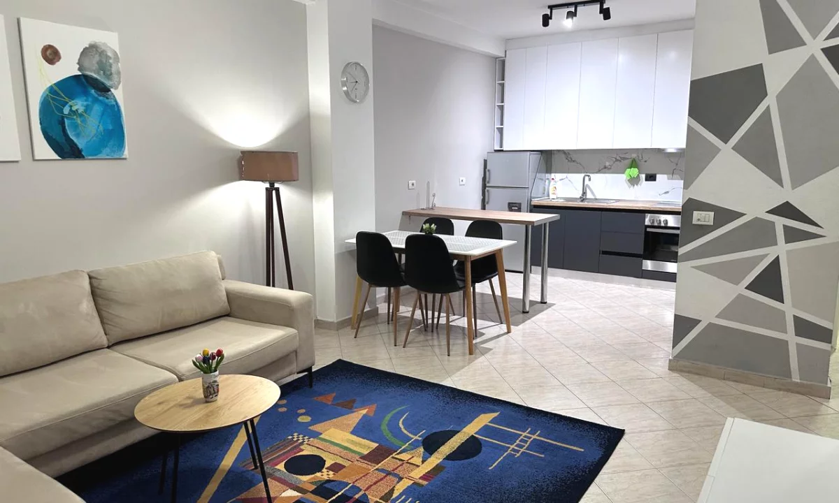 Shtepi me qera Apartament ne Tirane, 1+1, Mobilimi E mobiluar, Pagesa 580  Euro.