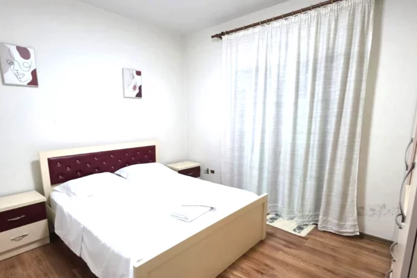 Shtepi me qera Apartament ne Tirane, 1+1, Mobilimi E mobiluar, Pagesa 450  Euro.
