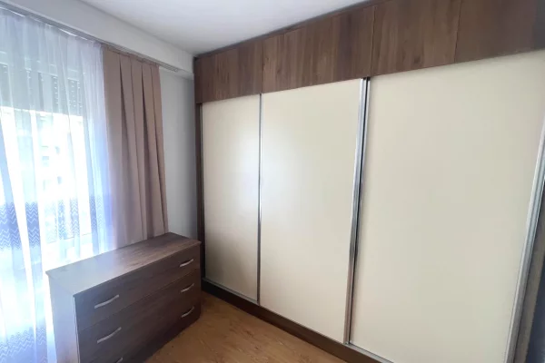 Shtepi me qera Apartament ne Tirane, 1+1, Mobilimi E mobiluar, Pagesa 600  Euro.