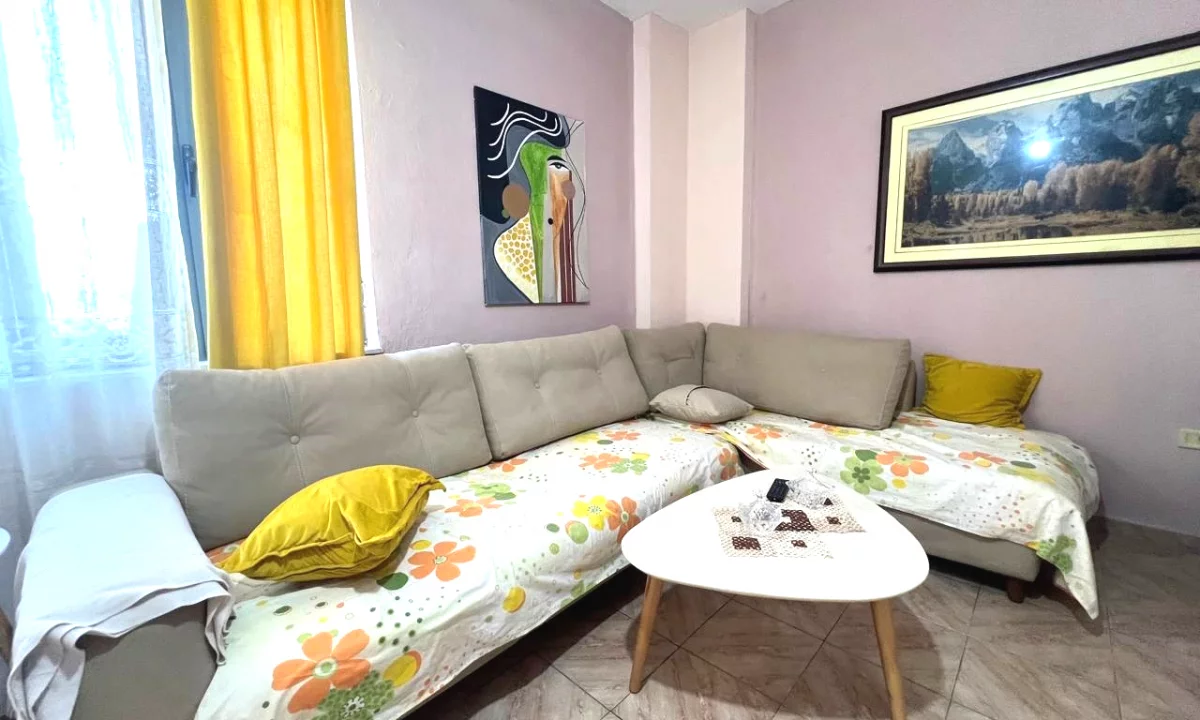 Shtepi me qera Apartament ne Tirane, 1+1, Mobilimi E mobiluar, Pagesa 450  Euro.
