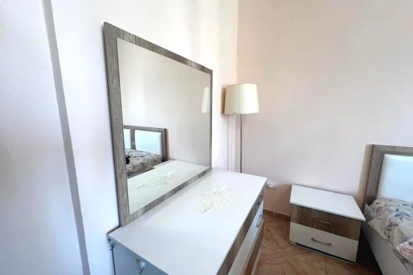 Shtepi me qera Apartament ne Tirane, 1+1, Mobilimi E mobiluar, Pagesa 450  Euro.