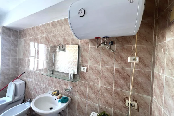 Shtepi me qera Apartament ne Tirane, 1+1, Mobilimi E mobiluar, Pagesa 450  Euro.