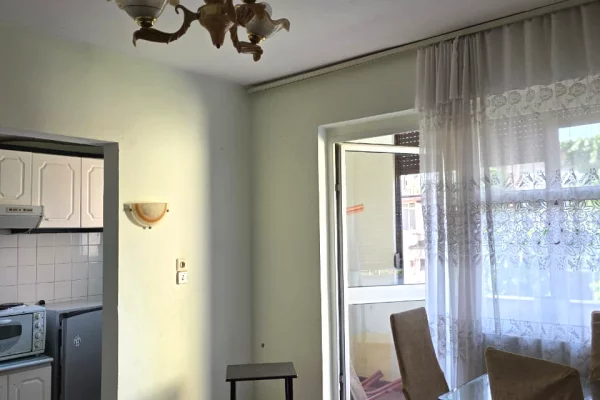 Shtepi me qera Apartament ne Tirane, 1+1, Mobilimi E mobiluar, Pagesa 550  Euro.