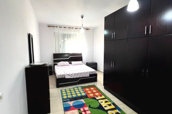 Shtepi me qera Apartament ne Tirane, 2+1, Mobilimi E mobiluar, Pagesa 450  Euro.