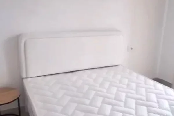 Shtepi me qera Apartament ne Tirane, 1+1, Mobilimi E mobiluar, Pagesa 400  Euro.