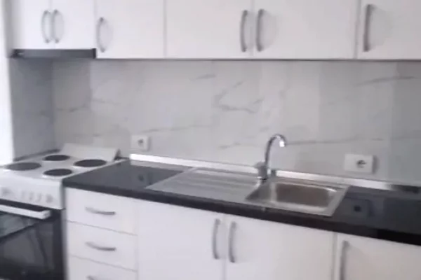 Shtepi me qera Apartament ne Tirane, 1+1, Mobilimi E mobiluar, Pagesa 400  Euro.