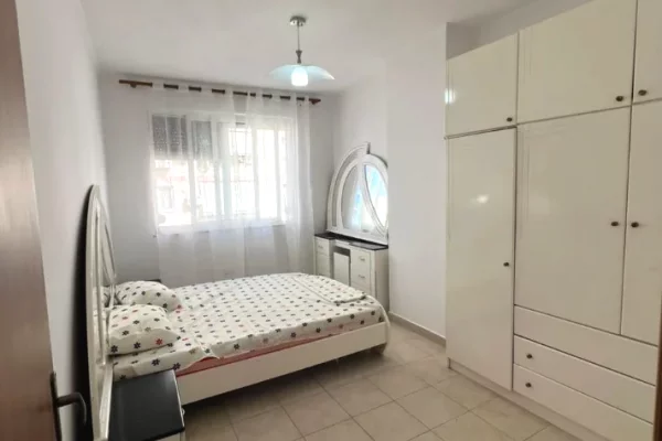 Shtepi me qera Apartament ne Tirane, 2+1, Mobilimi E mobiluar, Pagesa 450  Euro.