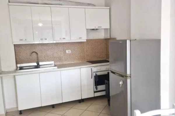 Shtepi me qera 1+1 ne Tirane - 400 Euro