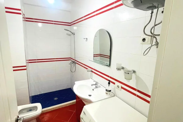 Shtepi me qera Apartament ne Tirane, 2+1, Mobilimi E mobiluar, Pagesa 500  Euro.