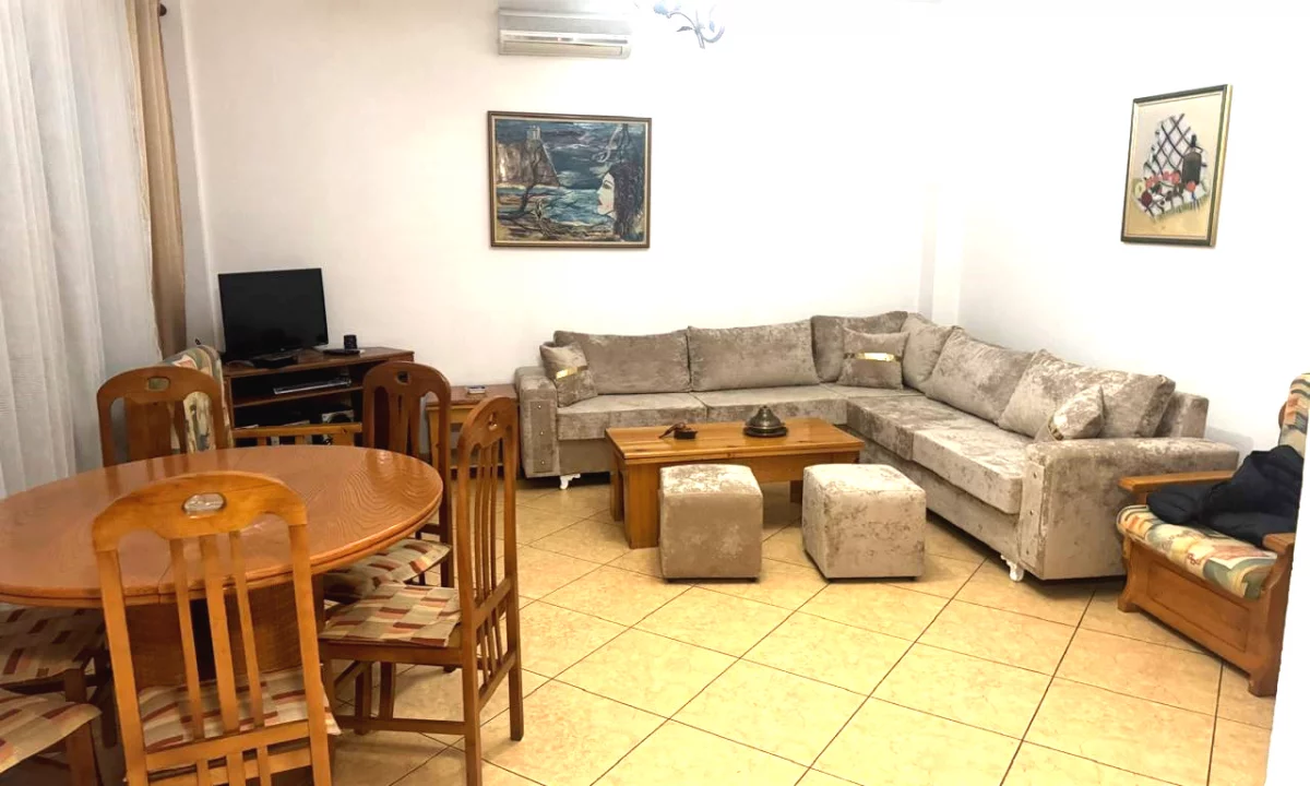 Shtepi me qera Apartament ne Tirane, 2+1, Mobilimi E mobiluar, Pagesa 500  Euro.