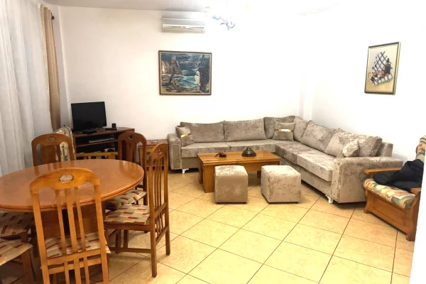 Shtepi me qera 2+1 ne Tirane - 500 Euro