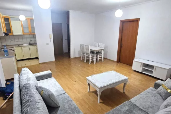 Shtepi me qera Apartament ne Tirane, 2+1, Mobilimi E mobiluar, Pagesa 500  Euro.