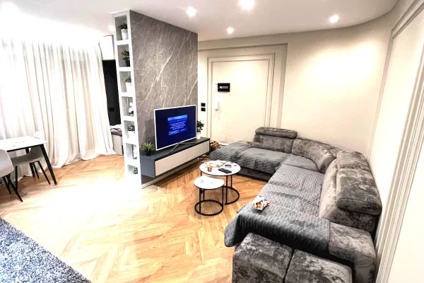 Shtepi me qera Apartament ne Tirane, 1+1, Mobilimi E mobiluar, Pagesa 650  Euro.