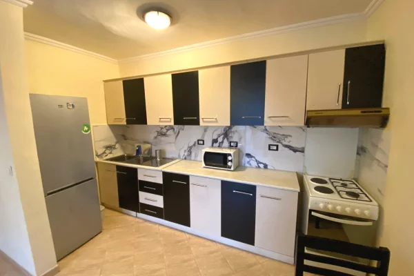 Shtepi me qera Apartament ne Tirane, 2+1, Mobilimi E mobiluar, Pagesa 600  Euro.