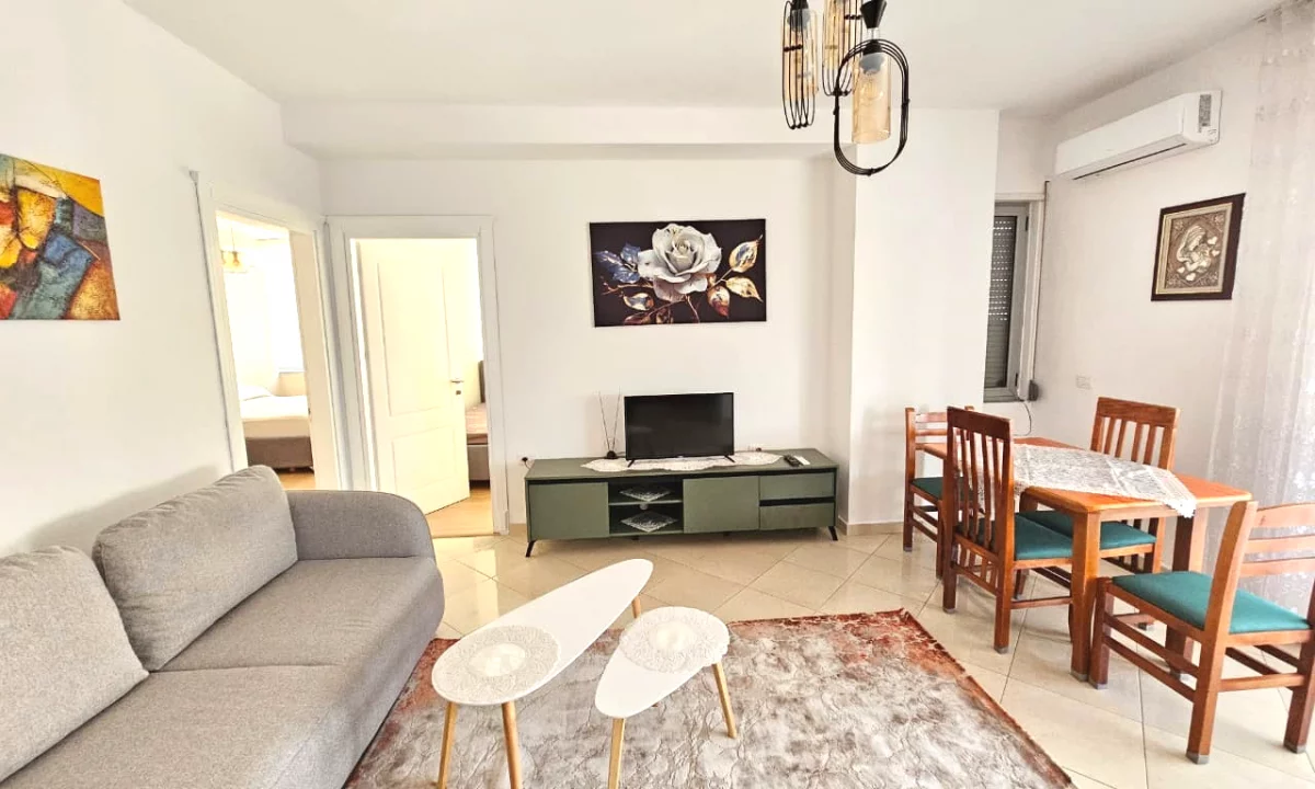 Shtepi me qera Apartament ne Tirane, 2+1, Mobilimi E mobiluar, Pagesa 700  Euro.
