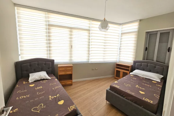 Shtepi me qera Apartament ne Tirane, 2+1, Mobilimi E mobiluar, Pagesa 700  Euro.