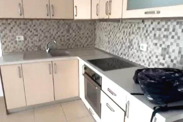 🏡 Jepet Apartament 2+1 me Qera tek  Ish Fusha e Aviacionit,  450 mije leke