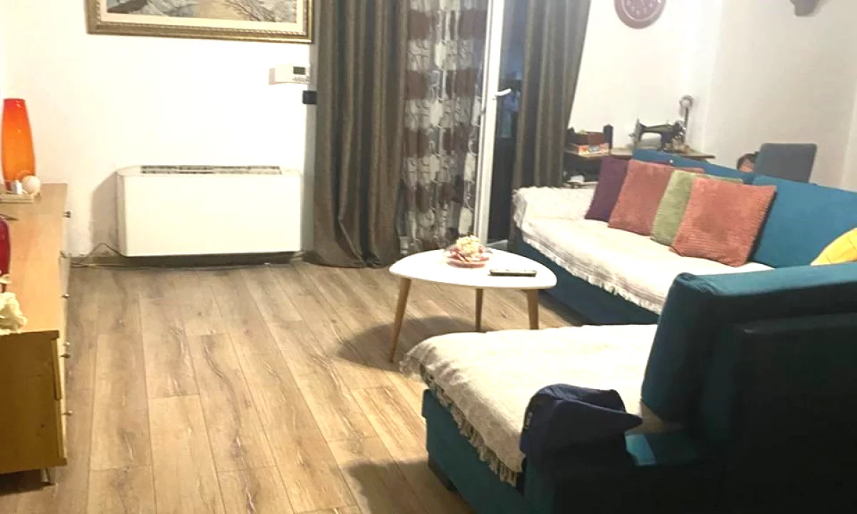 Shtepi me qera Apartament ne Tirane, 2+1, Mobilimi E mobiluar, Pagesa 700  Euro.