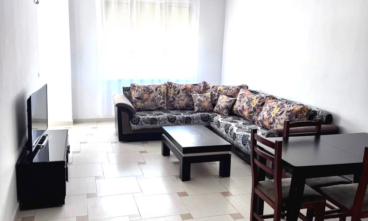 Shtepi me qera Apartament ne Tirane, 2+1, Mobilimi E mobiluar, Pagesa 470  Euro.