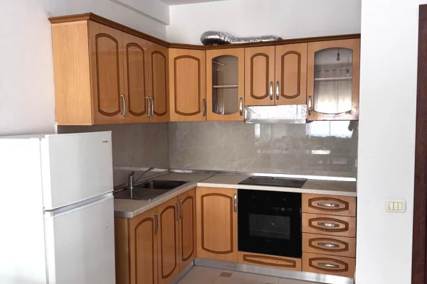 Shtepi me qera Apartament ne Tirane, 2+1, Mobilimi E mobiluar, Pagesa 470  Euro.