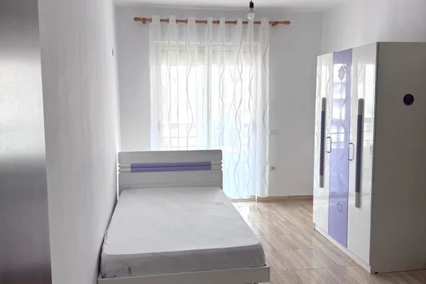 Shtepi me qera Apartament ne Tirane, 2+1, Mobilimi E mobiluar, Pagesa 470  Euro.