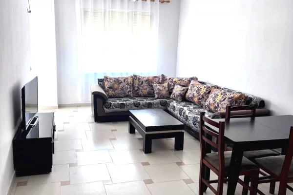 Shtepi me qera 2+1 ne Tirane - 470 Euro