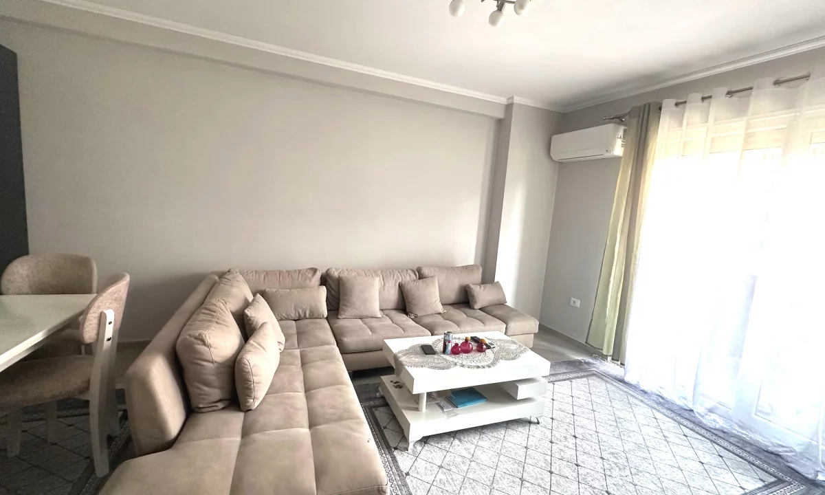 Shtepi me qera Apartament ne Tirane, 2+1, Mobilimi E mobiluar, Pagesa 550  Euro.