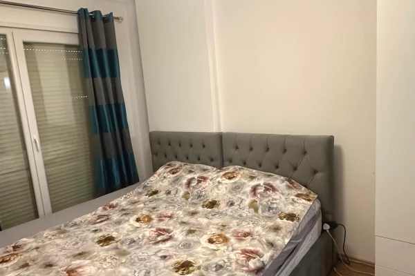 Shtepi me qera Apartament ne Tirane, 2+1, Mobilimi E mobiluar, Pagesa 550  Euro.