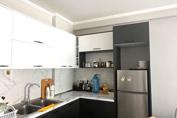 Shtepi me qera Apartament ne Tirane, 2+1, Mobilimi E mobiluar, Pagesa 550  Euro.