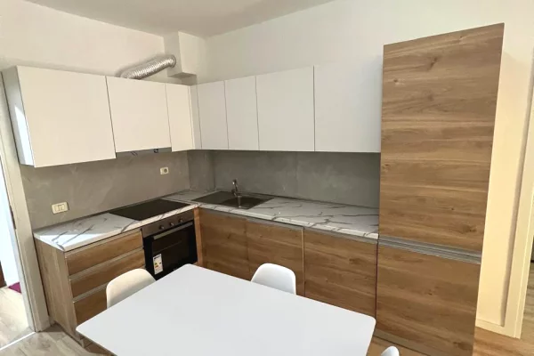 Shtepi me qera 2+1 ne Tirane - 550 Euro