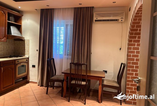 Shtepi me qera Apartament ne Tirane, 2+1, Mobilimi E mobiluar, Pagesa 600  Euro.