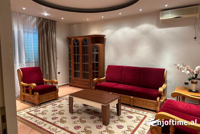 Shtepi me qera Apartament ne Tirane, 2+1, Mobilimi E mobiluar, Pagesa 600  Euro.