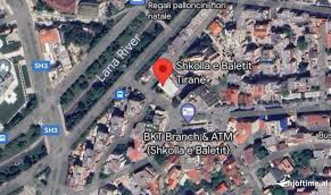 Ambjent Biznesi ne rruge kryesore me Qera te bulevardi Bajram Curri 