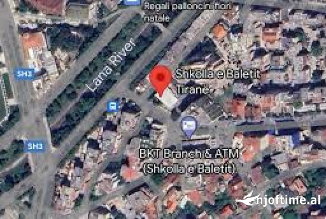 Ambjent Biznesi ne rruge kryesore me Qera te bulevardi Bajram Curri 