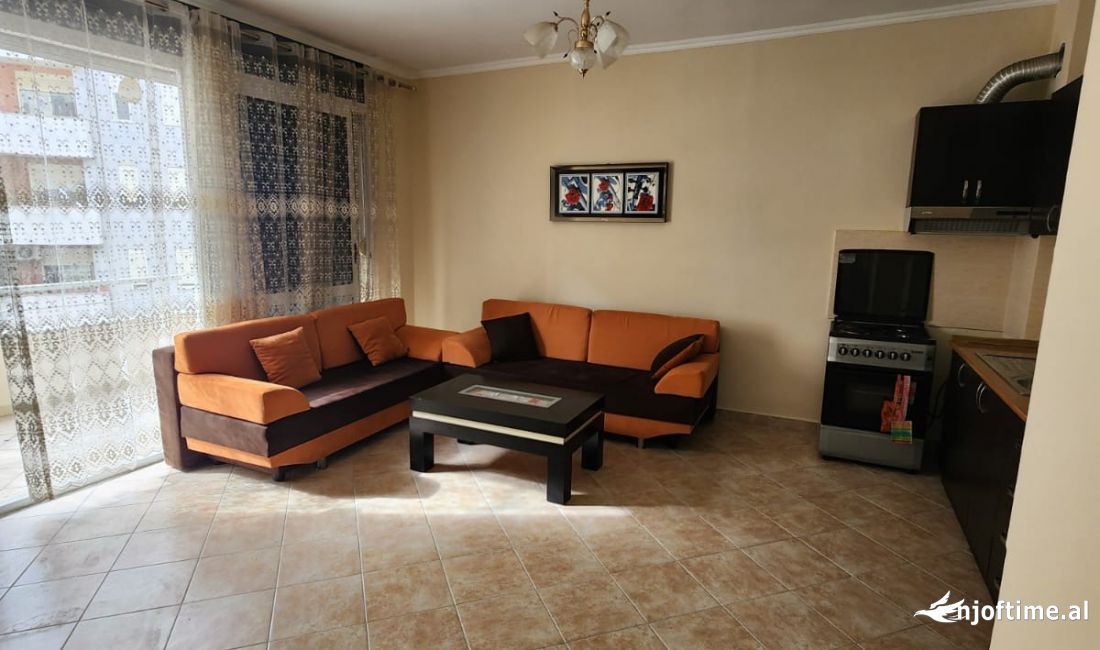 Shtepi me qera Apartament ne Tirane, 1+1, Mobilimi E mobiluar, Pagesa 350  Euro.