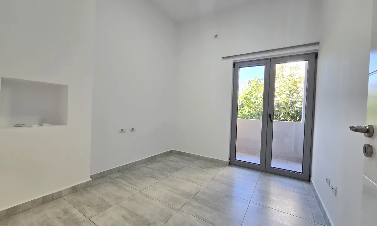 Zyre me Qira 📍Medreseja e tiranes 