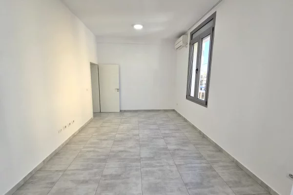 Business Property for Rent 3+1 in Tirana - 500 Euro