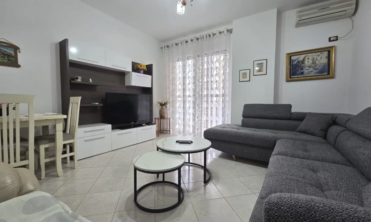 Shtepi me qera Apartament ne Tirane, 2+1, Mobilimi E mobiluar, Pagesa 50,000  Leke.